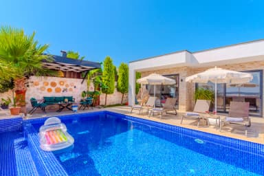 Villa Ruzanna Korunaklı Havuz 86