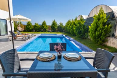 Villa Kürşat 1 Korunaklı Havuz 73