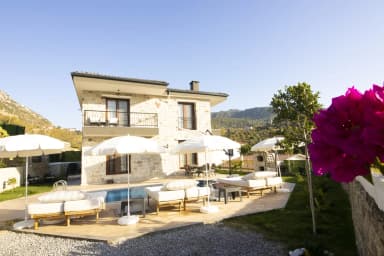 Villa Ada Suit  Korunaklı Havuz 74