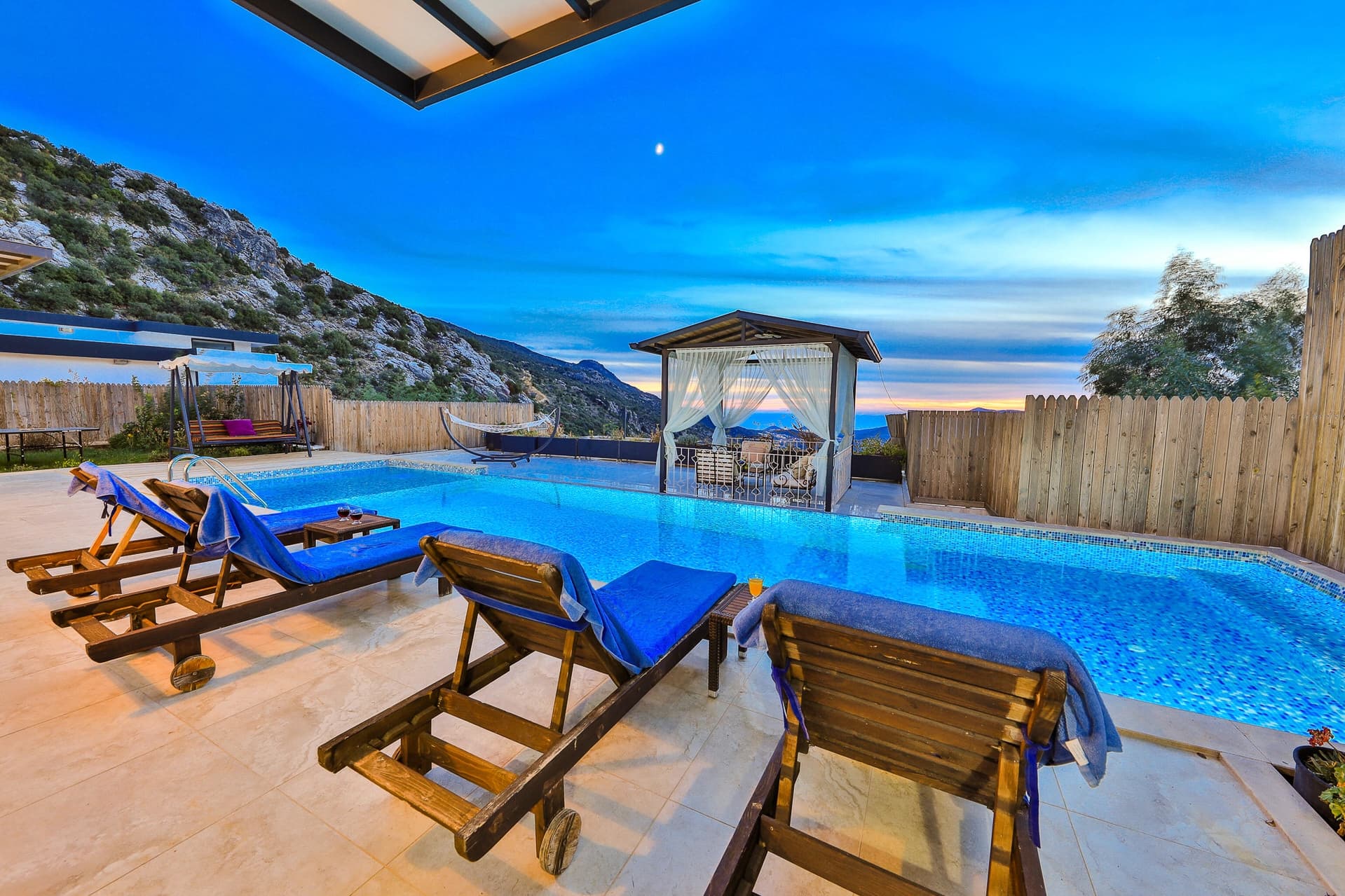 Villa Florya Duo Korunaklı Havuz 41