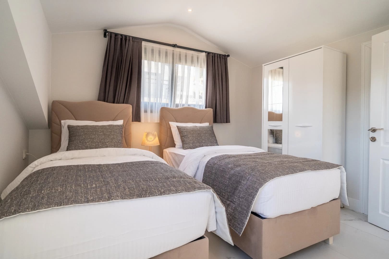 Villa Aselya Korunaklı Havuz 87