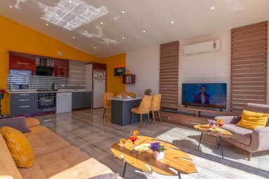 Villa Zümrüt  Üzümlü 31