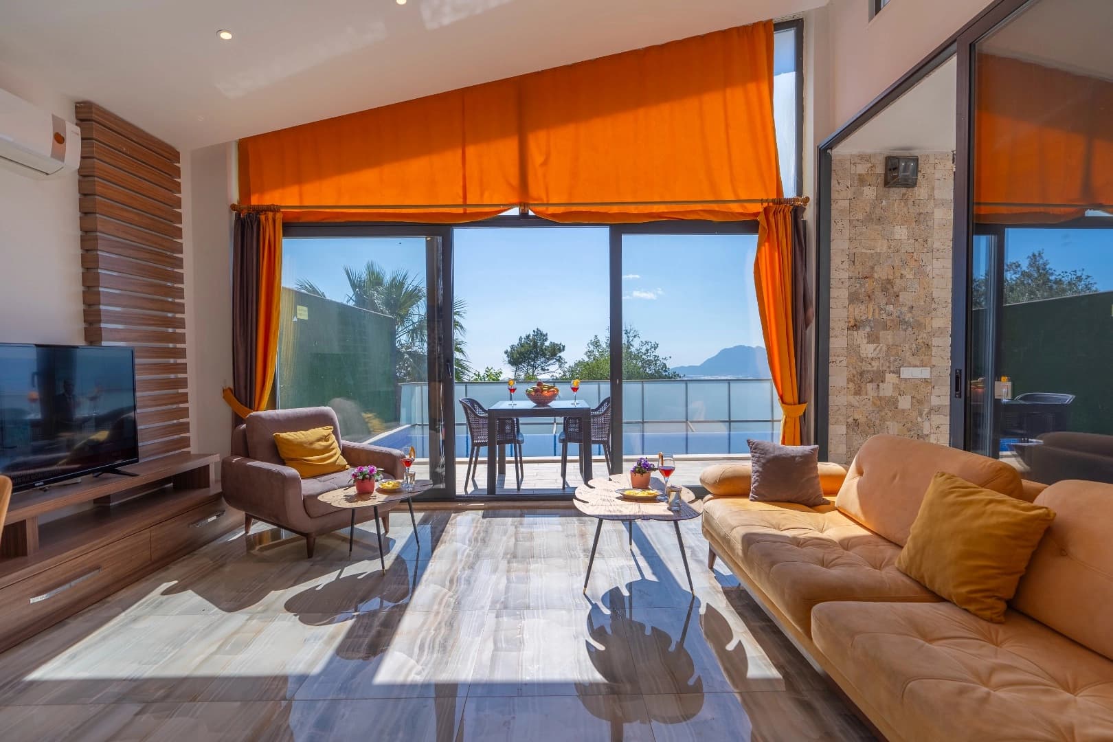 Villa Zümrüt  Korunaklı Havuz 38