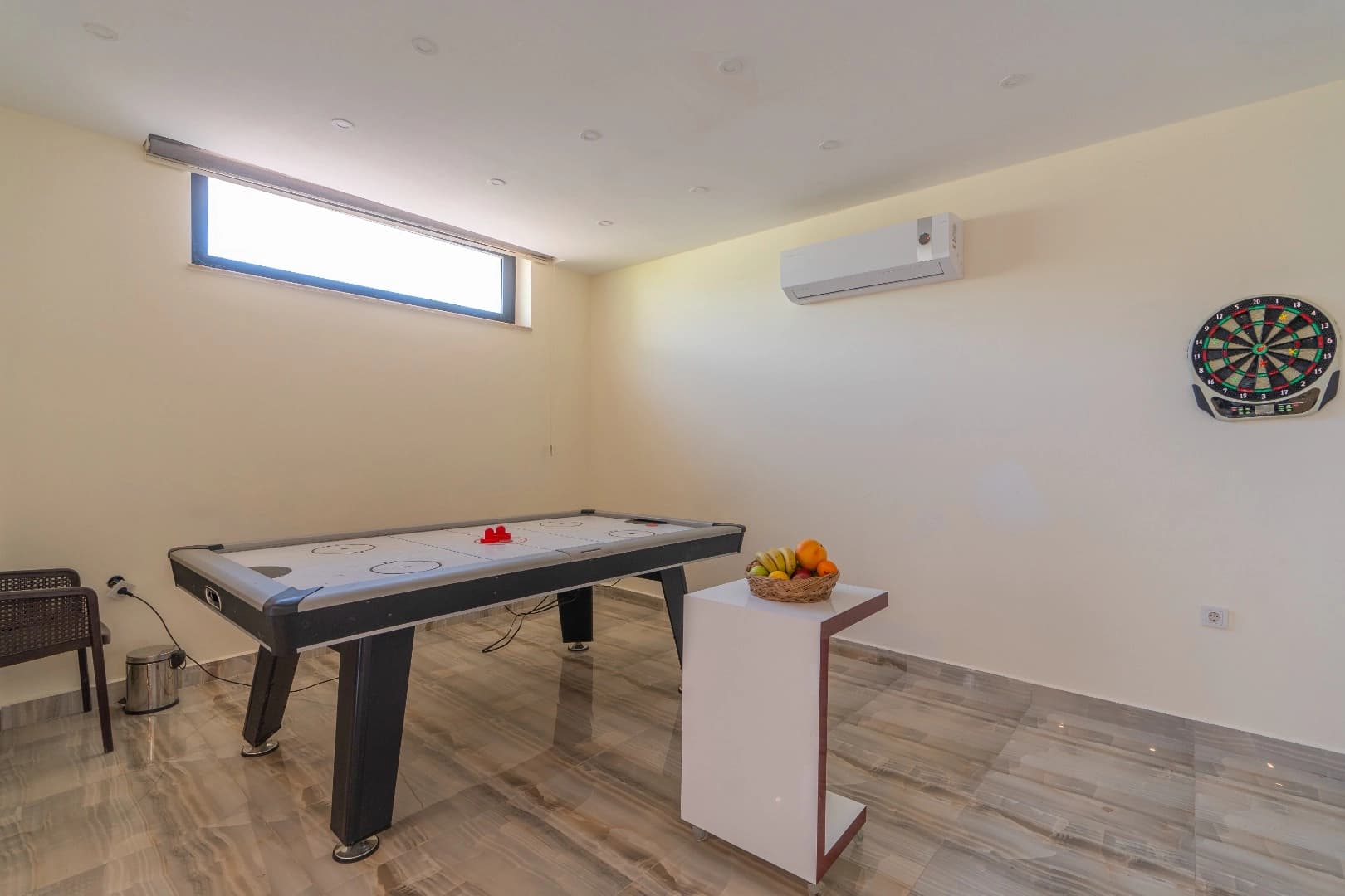 Villa Zümrüt  Korunaklı Havuz 60