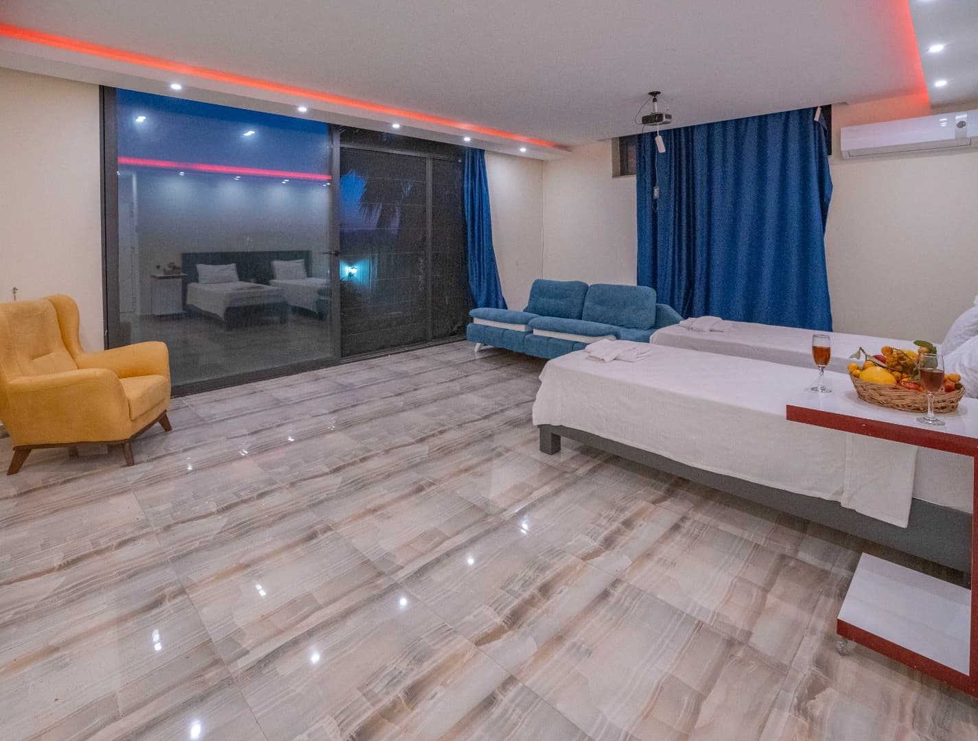 Villa Zümrüt  Korunaklı Havuz 74