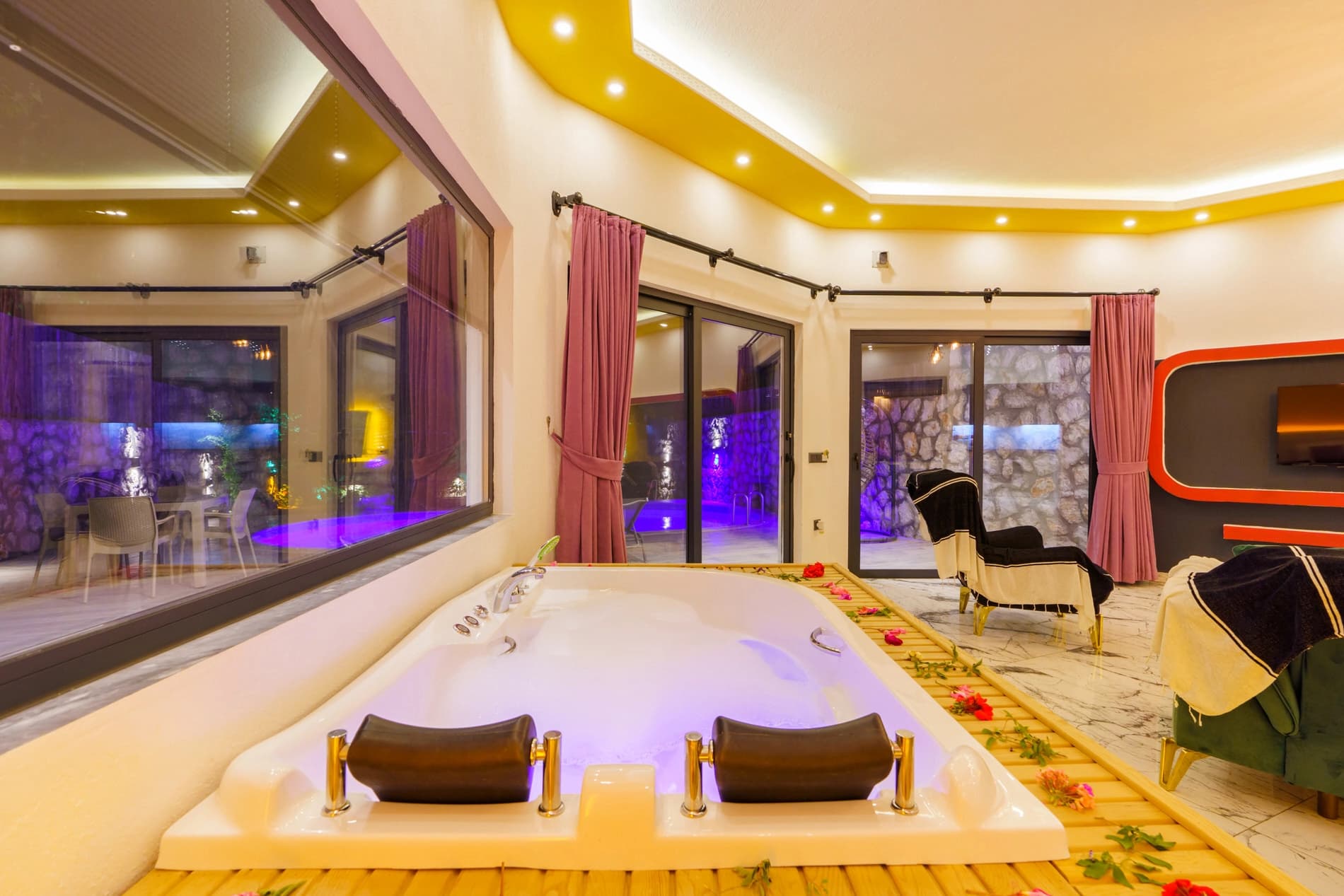 Villa Yek Korunaklı Havuz 42