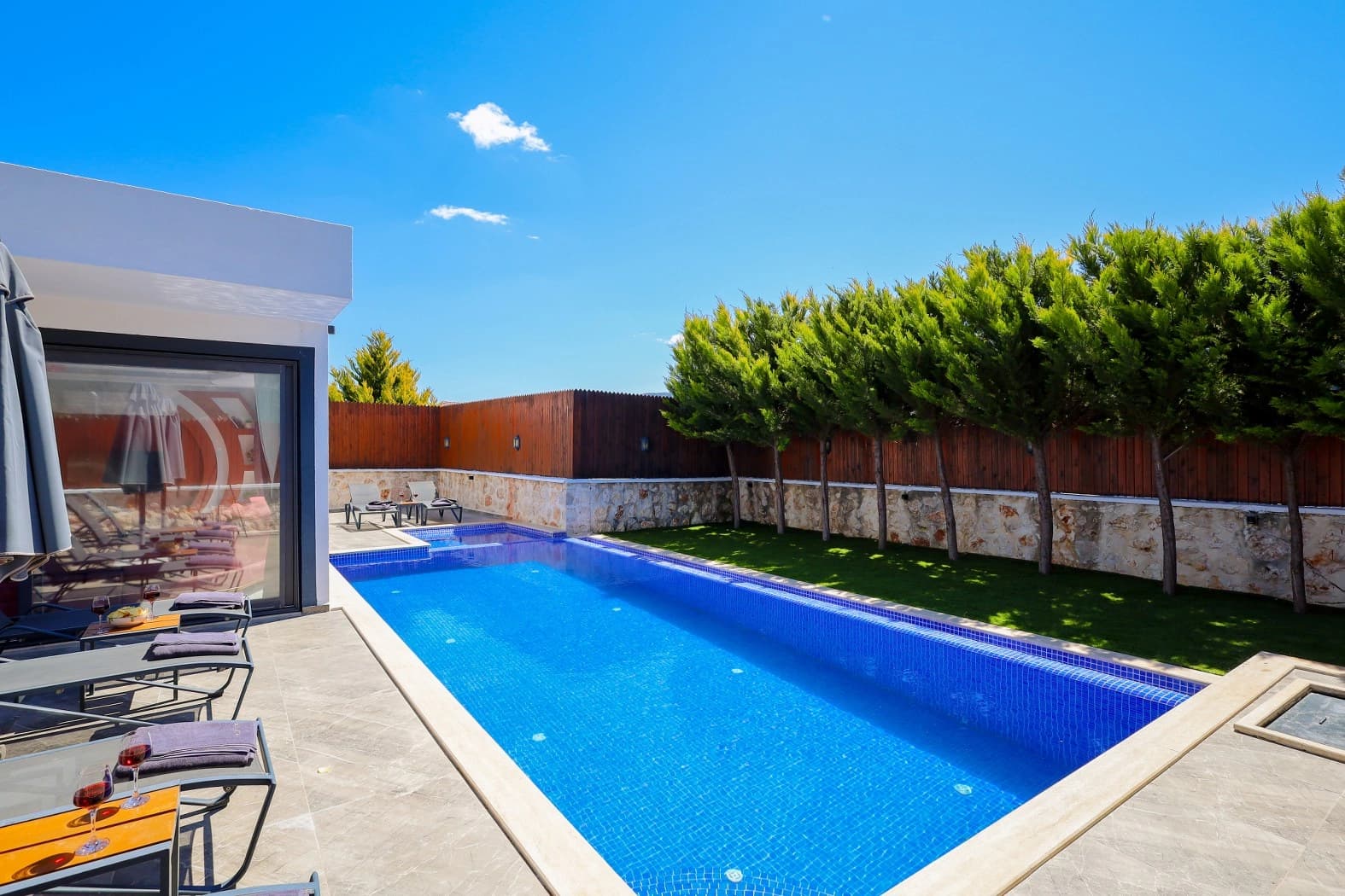 Villa Gümüş Korunaklı Havuz 28