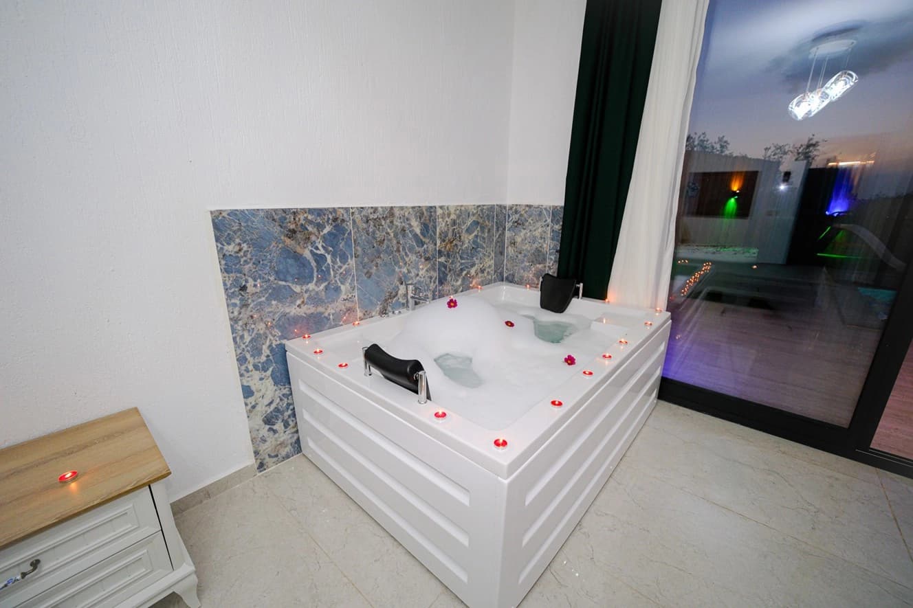 Villa Hasibe Korunaklı Havuz 17