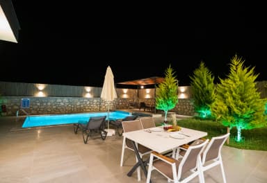 Villa Zeynep B Korunaklı Havuz 11