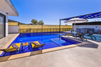Villa Tayyar Korunaklı Havuz 43