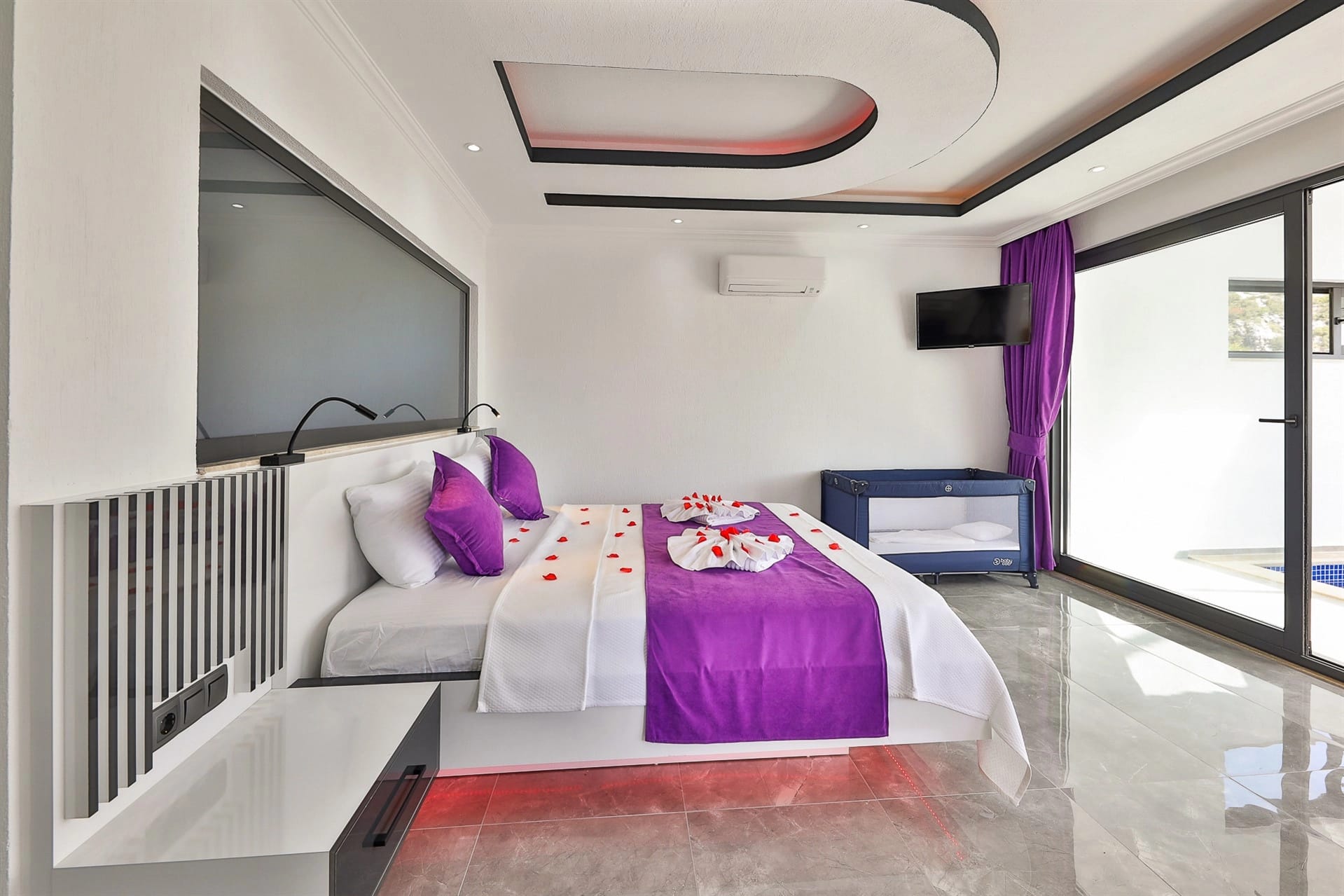 Villa Tayyar Korunaklı Havuz 65