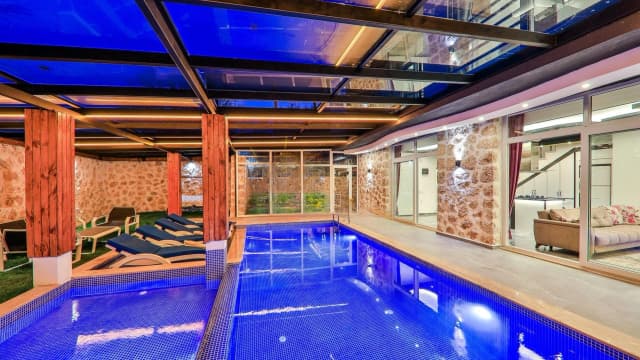 Isıtmalı Havuzlu (İç)