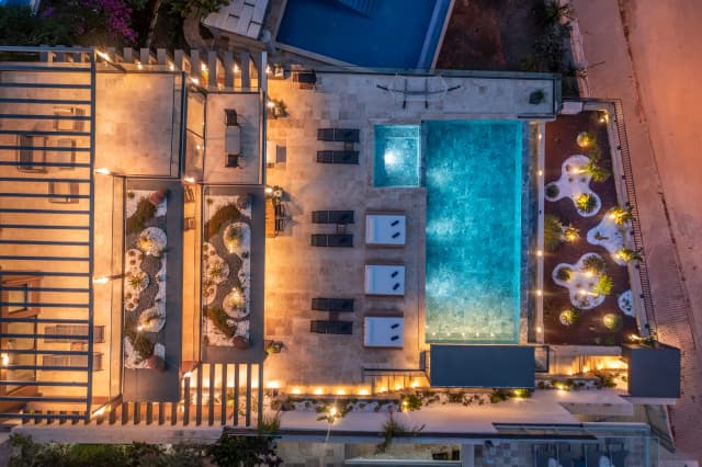 Isıtmalı Havuzlu (Dış)