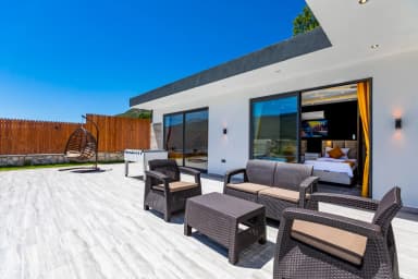 Villa Lidya Korunaklı Havuz 98