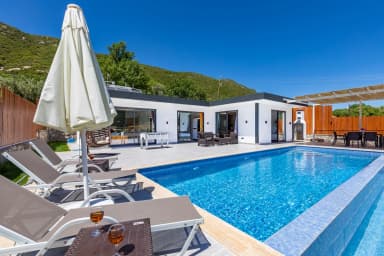 Villa Lidya Korunaklı Havuz 28