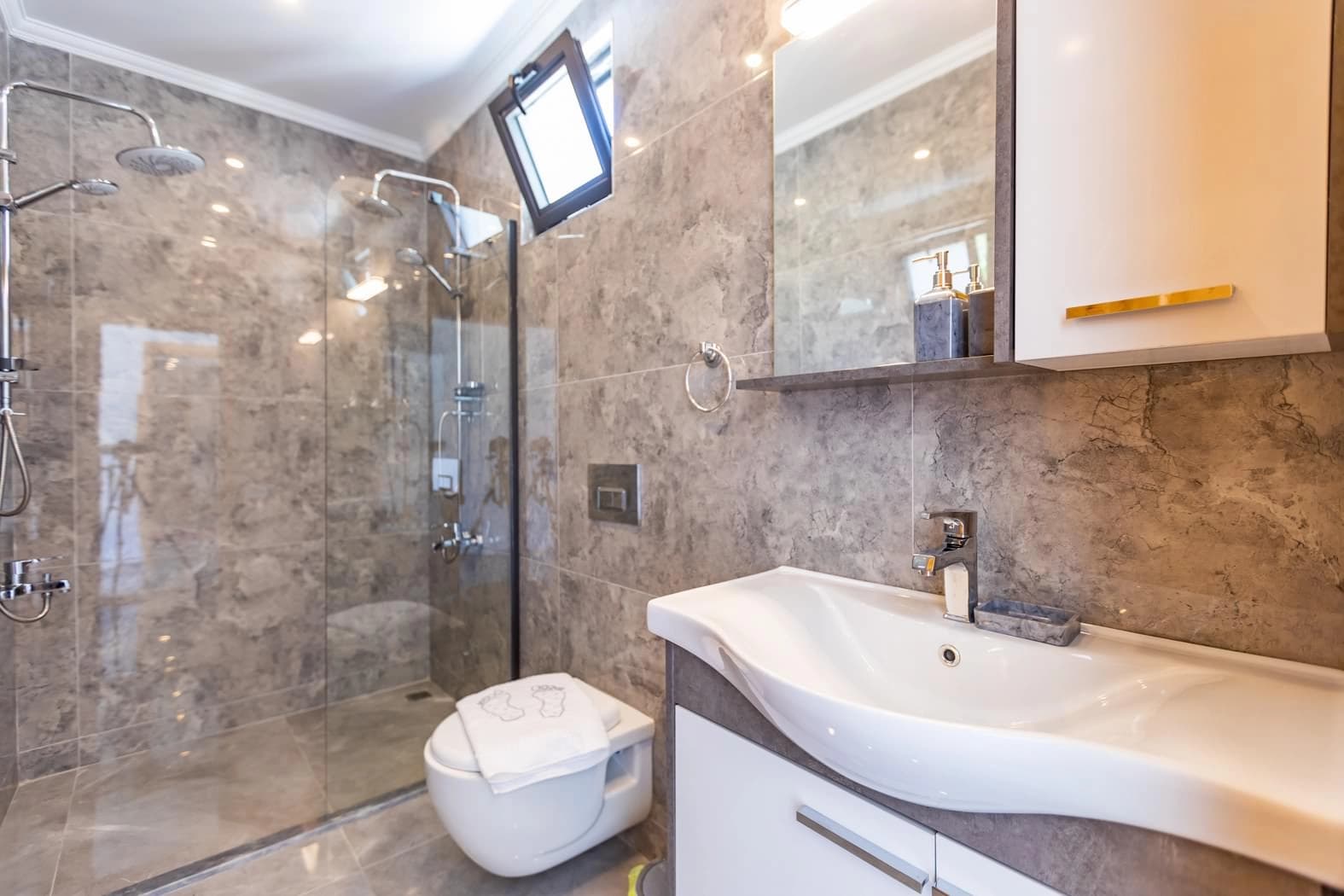 Villa Lidya Korunaklı Havuz 72