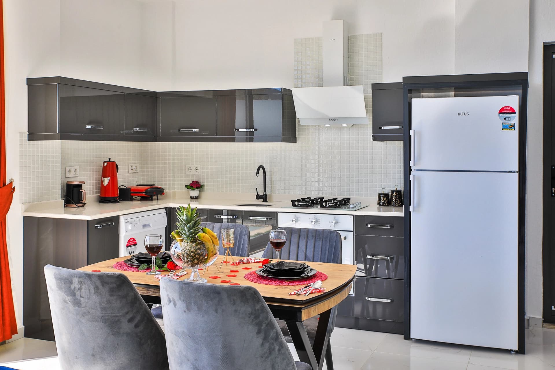 Villa Alyans Korunaklı Havuz 79