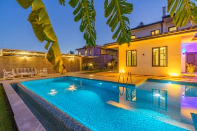 Villa Sazak Uno Korunaklı Havuz 26