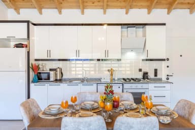 Villa Buğlem Sarıbelen Korunaklı Havuz 75