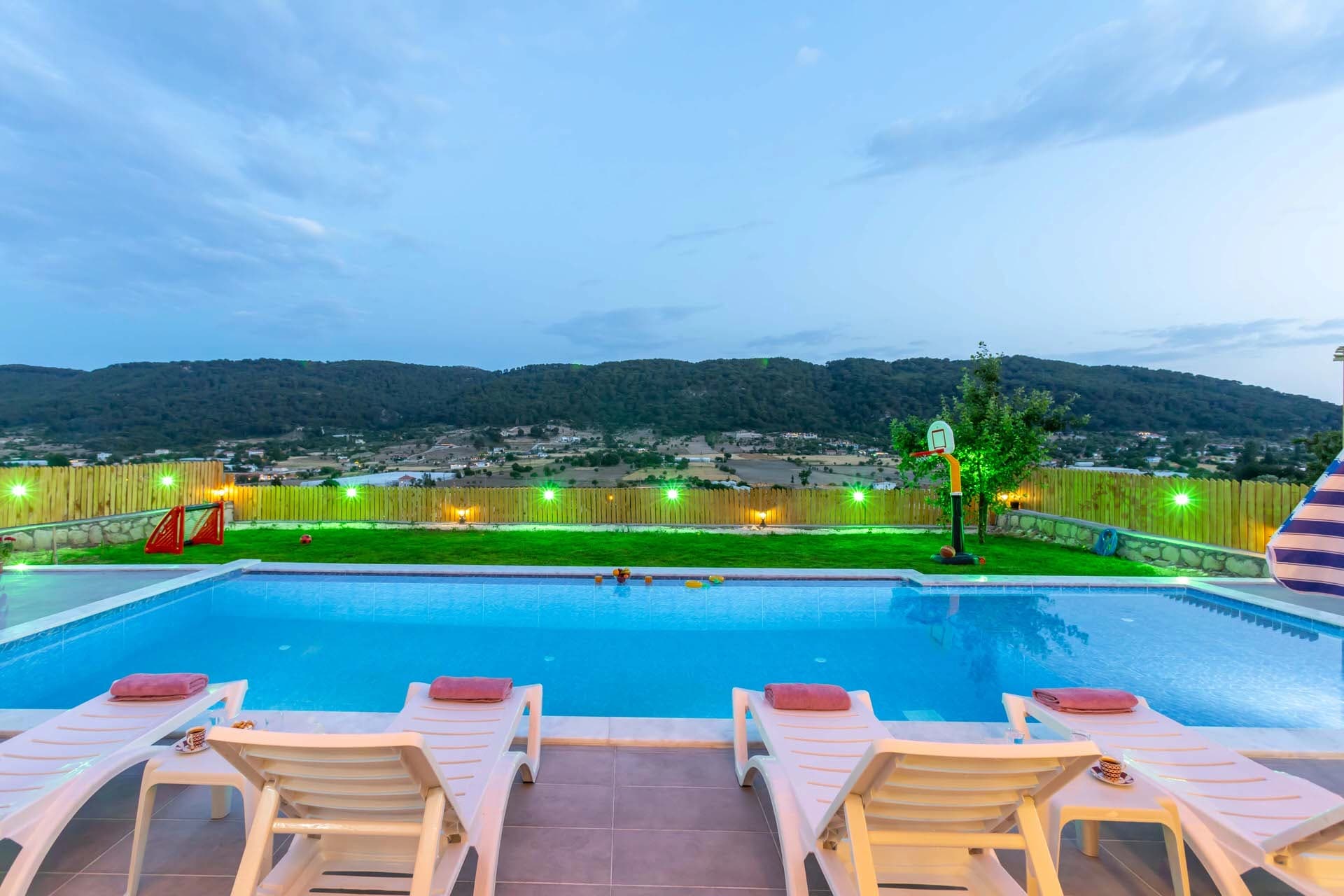 Villa Buğlem Sarıbelen Korunaklı Havuz 81