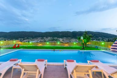 Villa Buğlem Sarıbelen Korunaklı Havuz 81