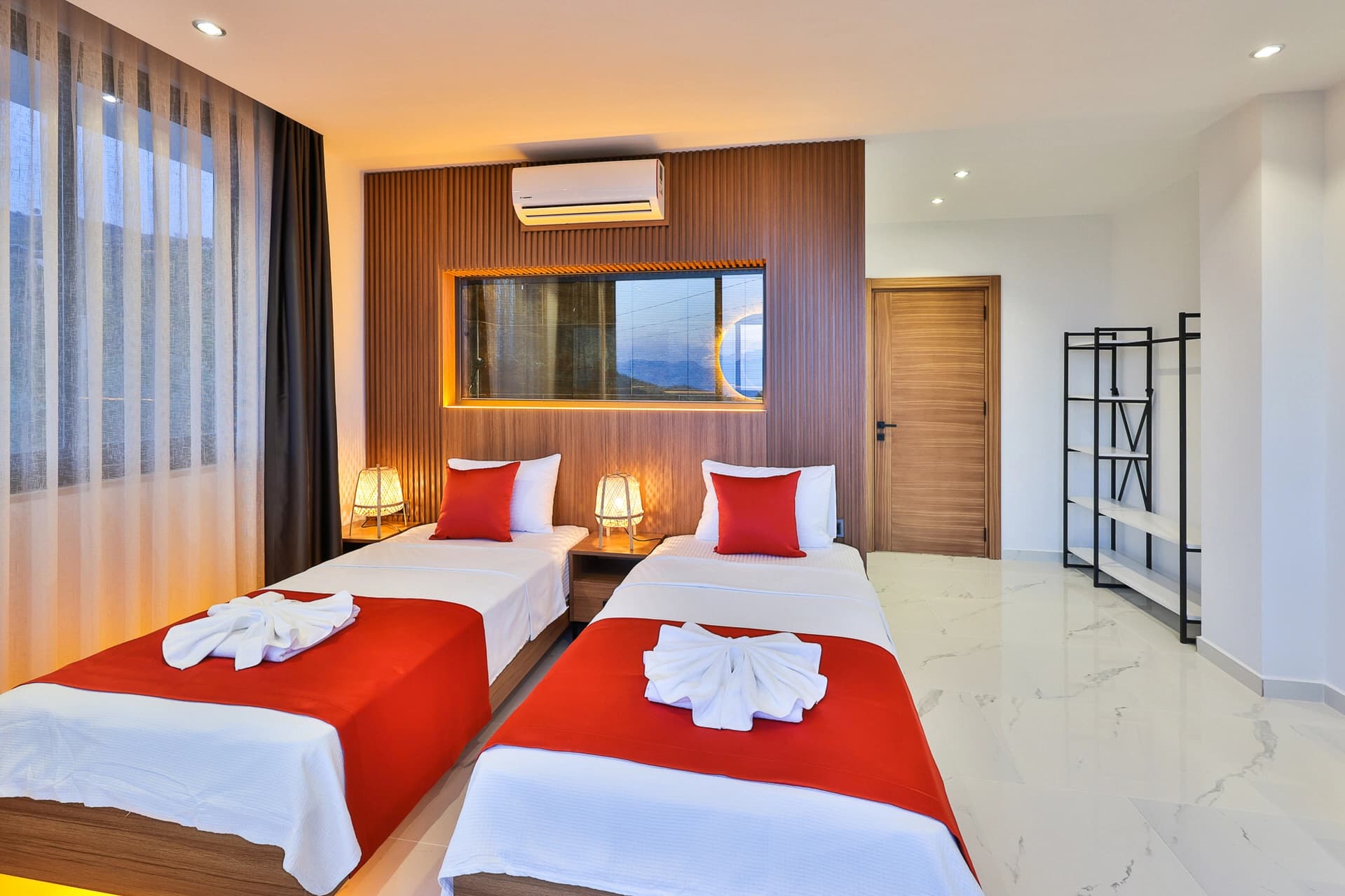 Villa Fi Manor Korunaklı Havuz 41