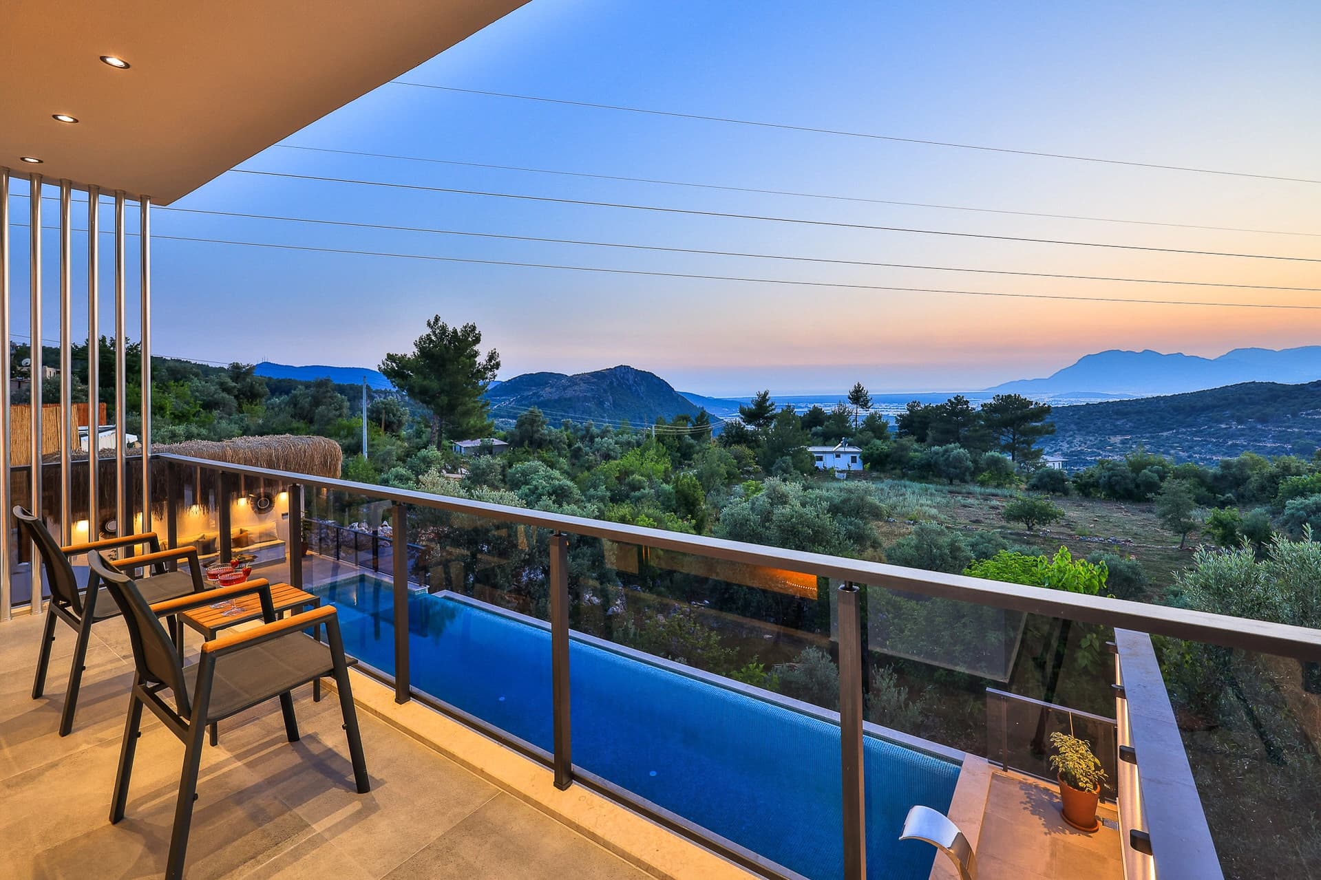 Villa Fi Manor Korunaklı Havuz 81