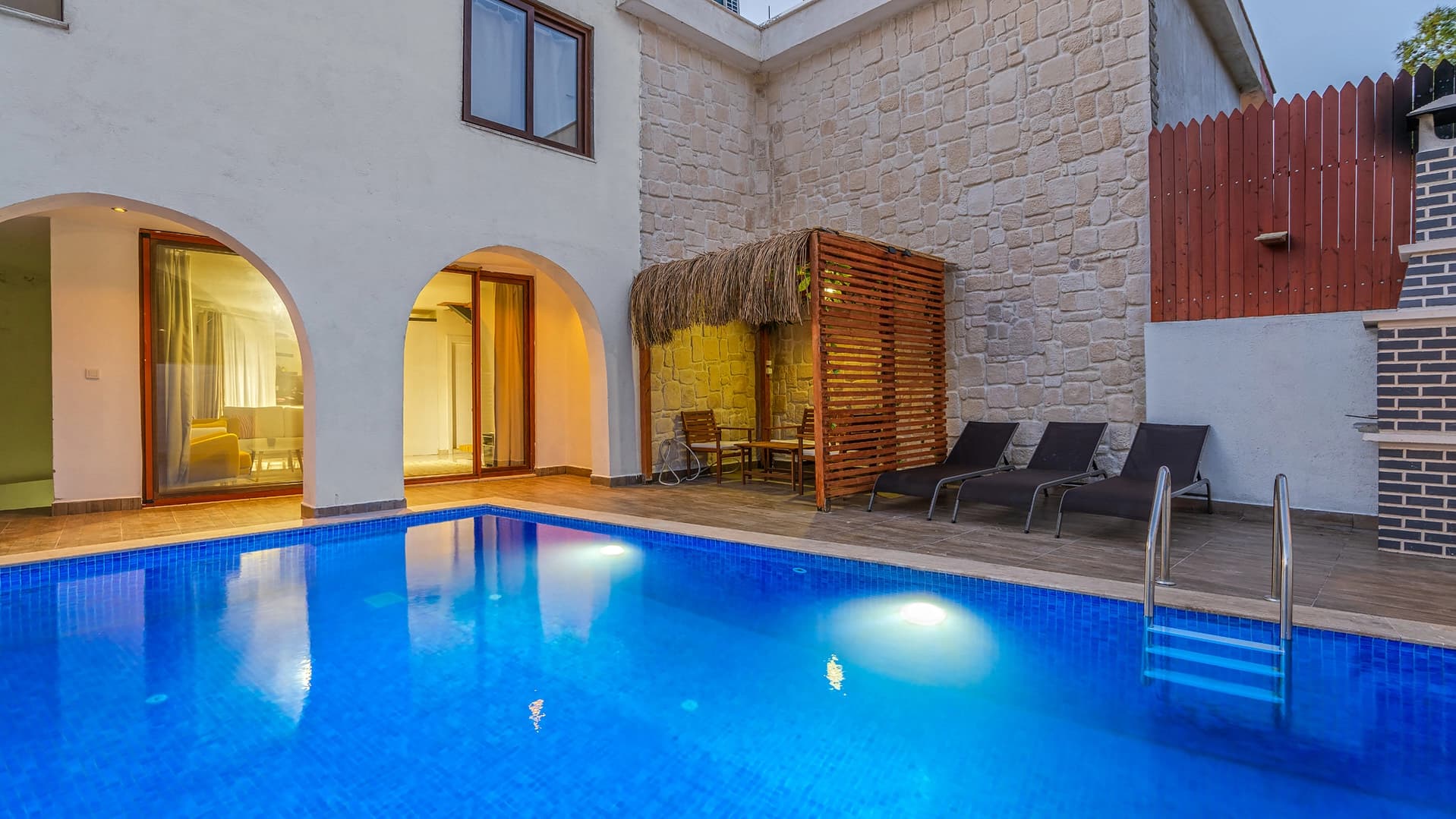 Villa Ceyhan Korunaklı Havuz 71
