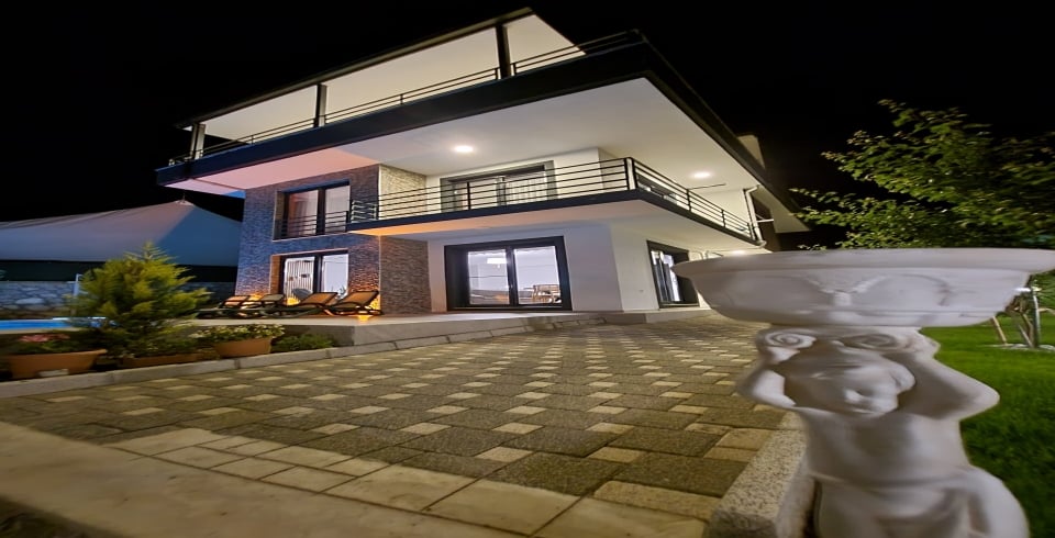 Villa Poli