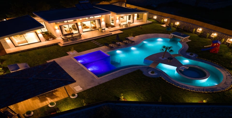 Villa Green House