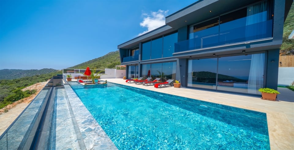 Villa Dark Palace