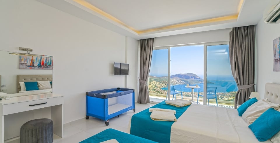 Villa Merit Royal