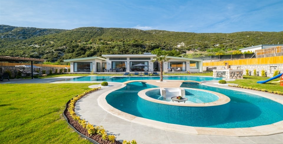 Villa Green House