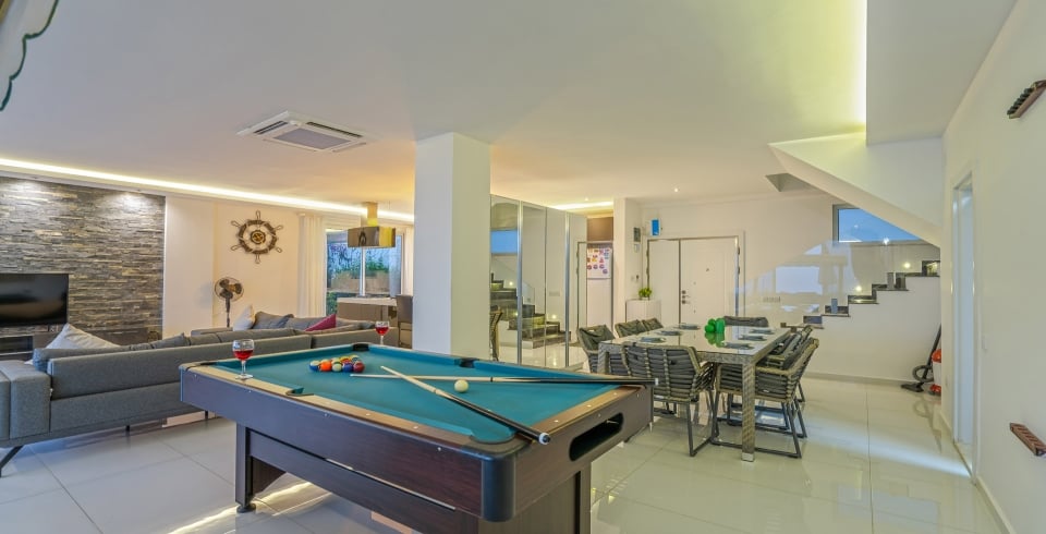Villa Merit Royal