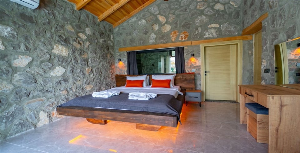 Villa Stone House 2