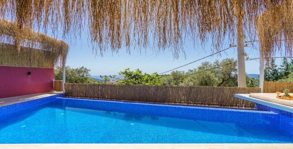 Villa Mira Queen