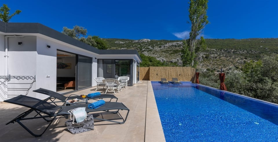 Villa Suvari Duo