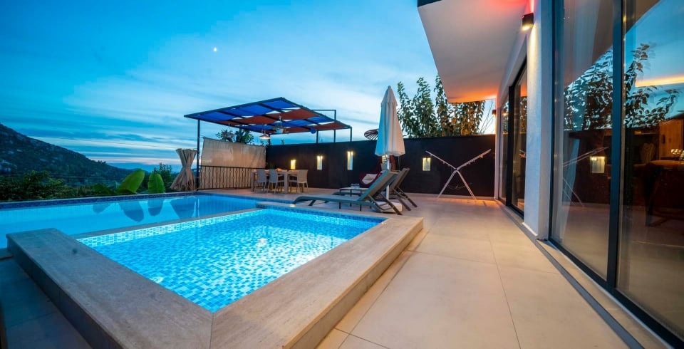 Villa Karadayı Duo