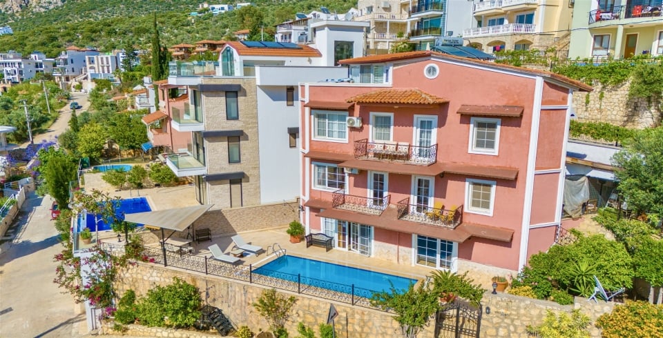 Apart Kara Kalkan