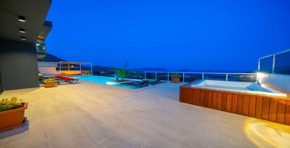 Villa Dark Palace