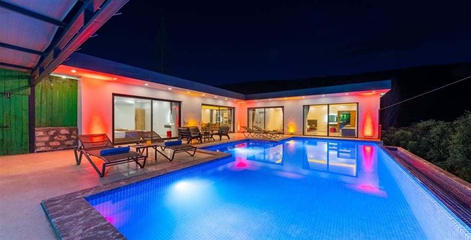 Villa Suvari Vier