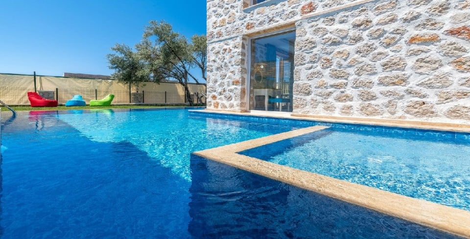Villa Emir Üzümlü Duo