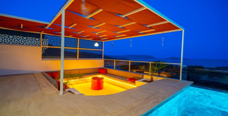 Villa Dark Palace
