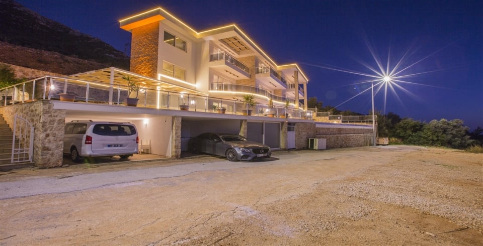 Villa Eagles Lodge