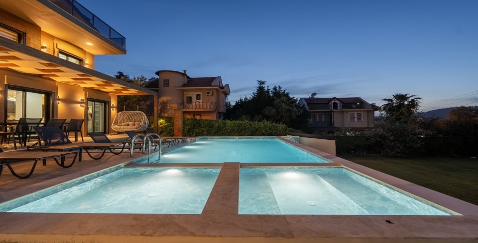 Villa Azure Luxe
