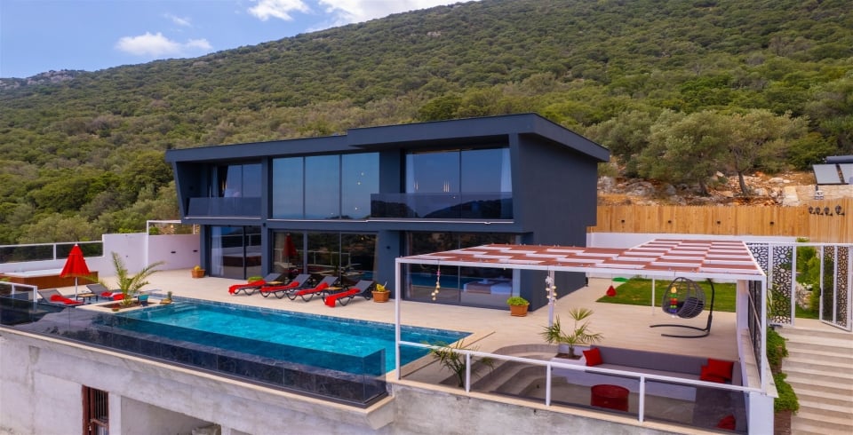 Villa Dark Palace
