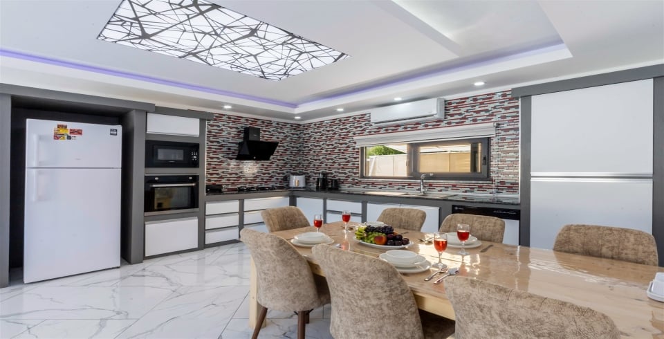 Villa Guru