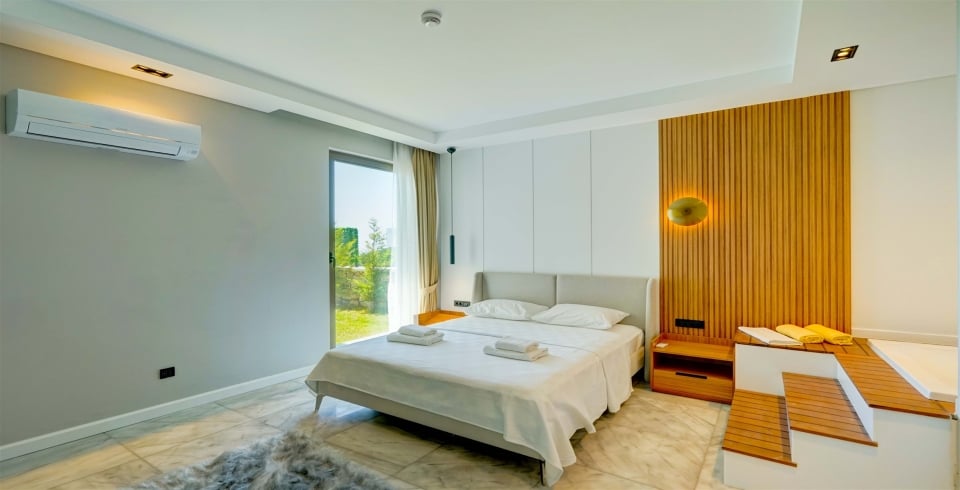 Villa Mercury 9