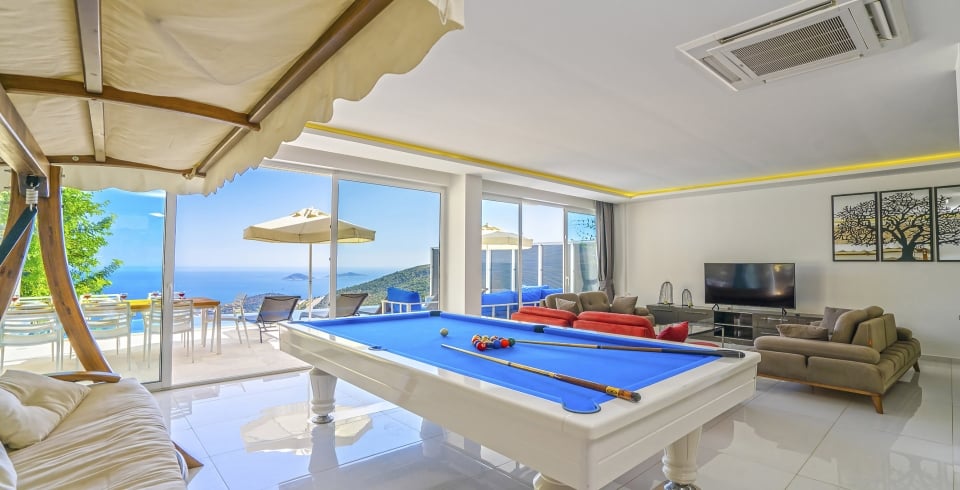 Villa Merit Crystal