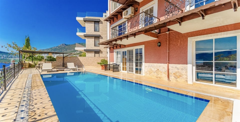 Apart Kara Kalkan